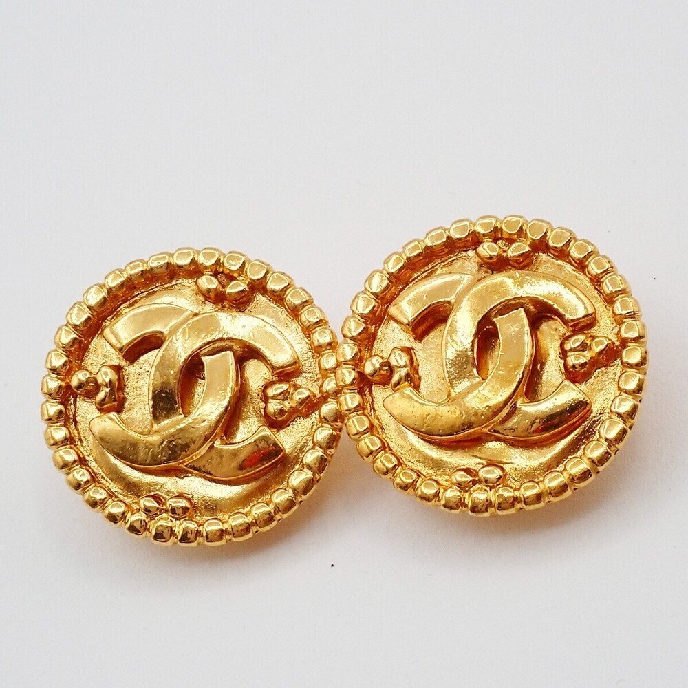 Chanel Vintage CC Round Button Clip-On Metal